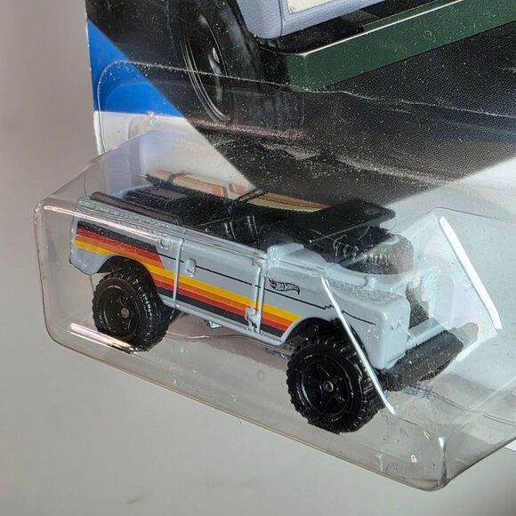 Hot Wheels Land Rover Series II & 75 Chevy Blazer Custom 3-Pack Die-Cast Set - Picture 11 of 16